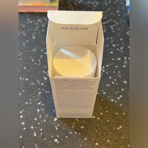 Ole Henriksen | Transform Plus PHAT Glow Facial 50ml - Picture 4 of 5